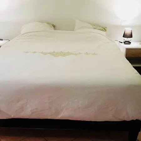 Charmante Proche Vecchio Grande Piscine Chauffee فيلة *