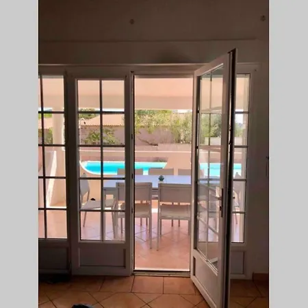 Charmante Proche Vecchio Grande Piscine Chauffee فيلة